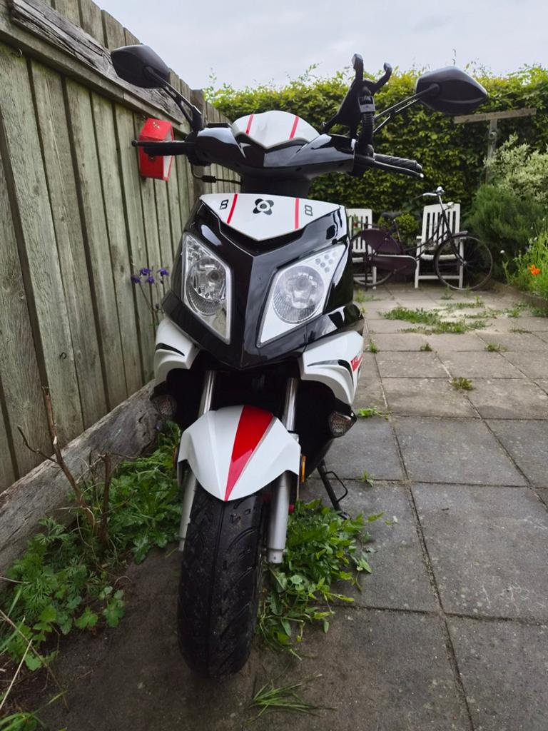 Agm venom 50cc 2takt, Fietsen en Brommers, Snorfietsen en Snorscooters, Gebruikt, Benzine, Ophalen, Overige merken