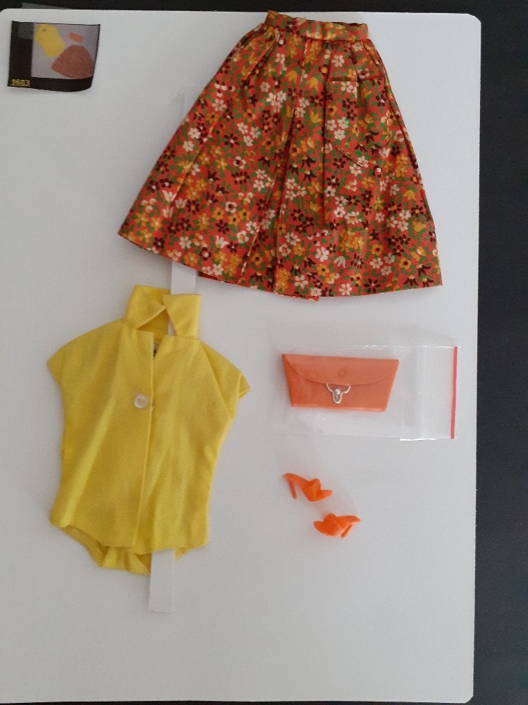 Vintage Barbie Fashion "County Fair" (1964), Ophalen of Verzenden, Zo goed als nieuw, Kleertjes