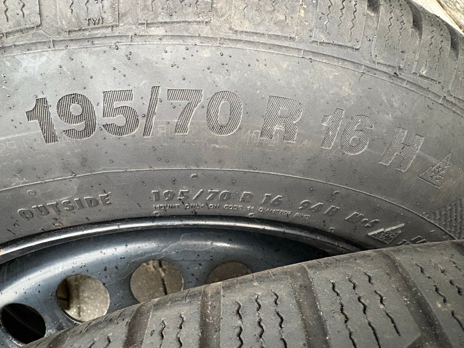 Continental Winterbanden 195/70 R16 op stalen velgen, Ophalen, Gebruikt, 16 inch, Banden en Velgen