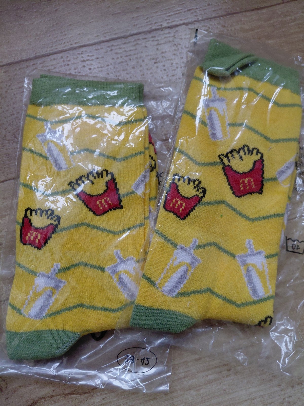 Sokken Mac Donalds frietjes en drinken Nieuw - Maat 38-42, Kleding | Dames, Sokken en Kniesokken, Overige kleuren, Nieuw, Ophalen of Verzenden