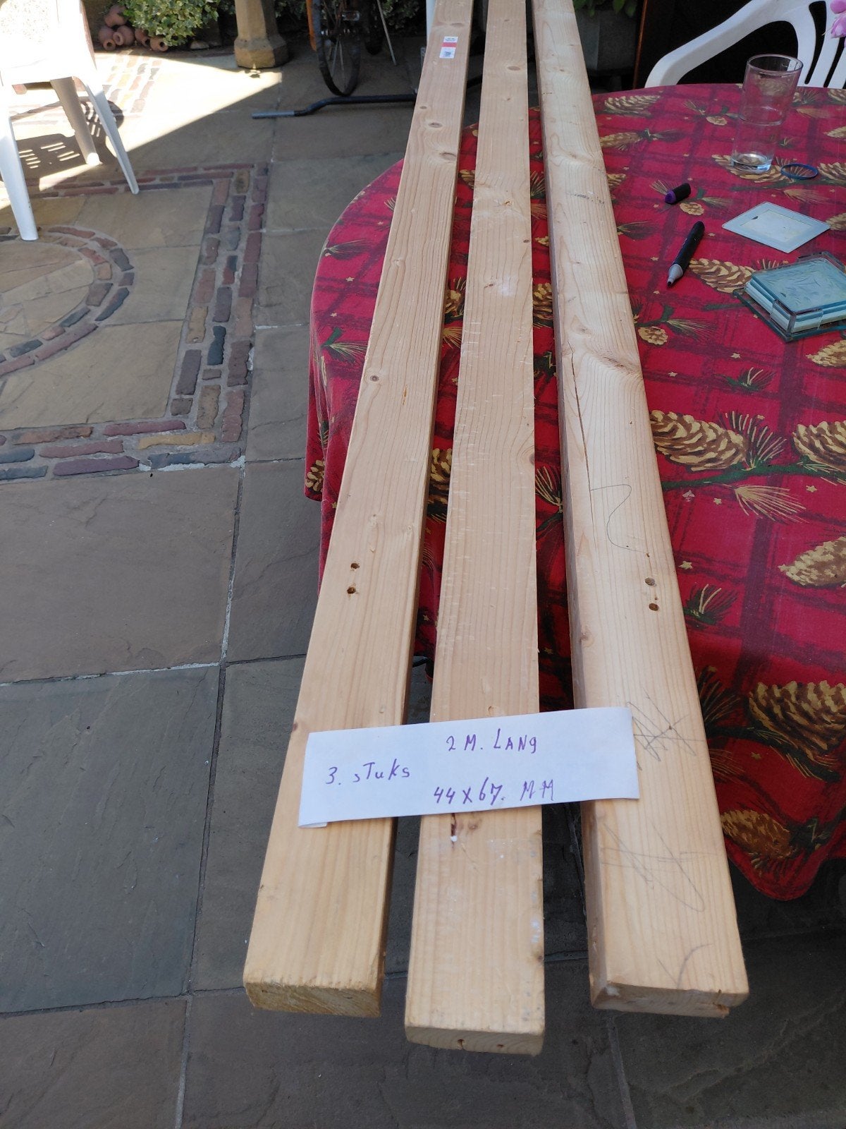 te koop een rest partijtje  goed bruikbaar hout 44x 67 mm, Doe-het-zelf en Verbouw, Hout en Planken, Ophalen, Overige houtsoorten