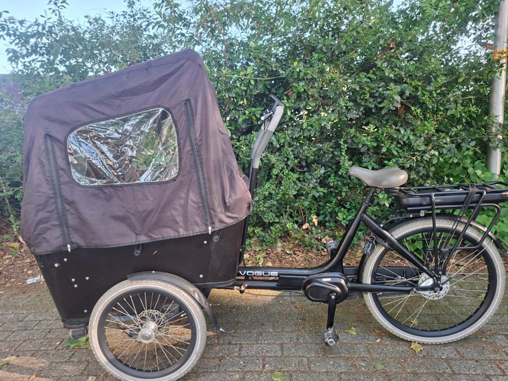 Vogue Bakfiets Elektrisch -met middenmotor, Ophalen, Gebruikt, 4 kinderen of meer, Huif
