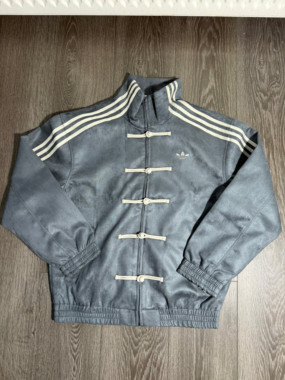 Adidas Chinese New Year Jas - New, Verzenden, Nieuw, Overige maten, Blauw
