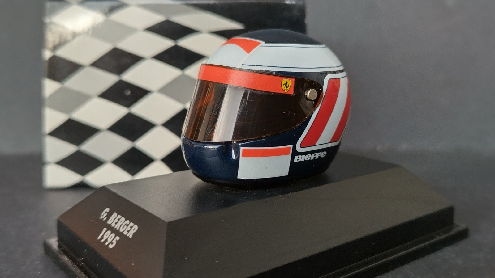 Helm Gerhard Berger Ferrari 1;8 Minichamps Pol, Hobby en Vrije tijd, Modelauto's | 1:5 tot 1:12, .., Verzenden, Nieuw, 1:5 t/m 1:8