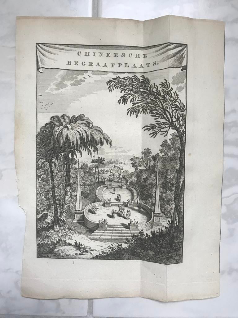 Chineesche begraafplaats, or. gravure, afm. beeld 17,5x12cm., Antiek en Kunst, Ophalen of Verzenden