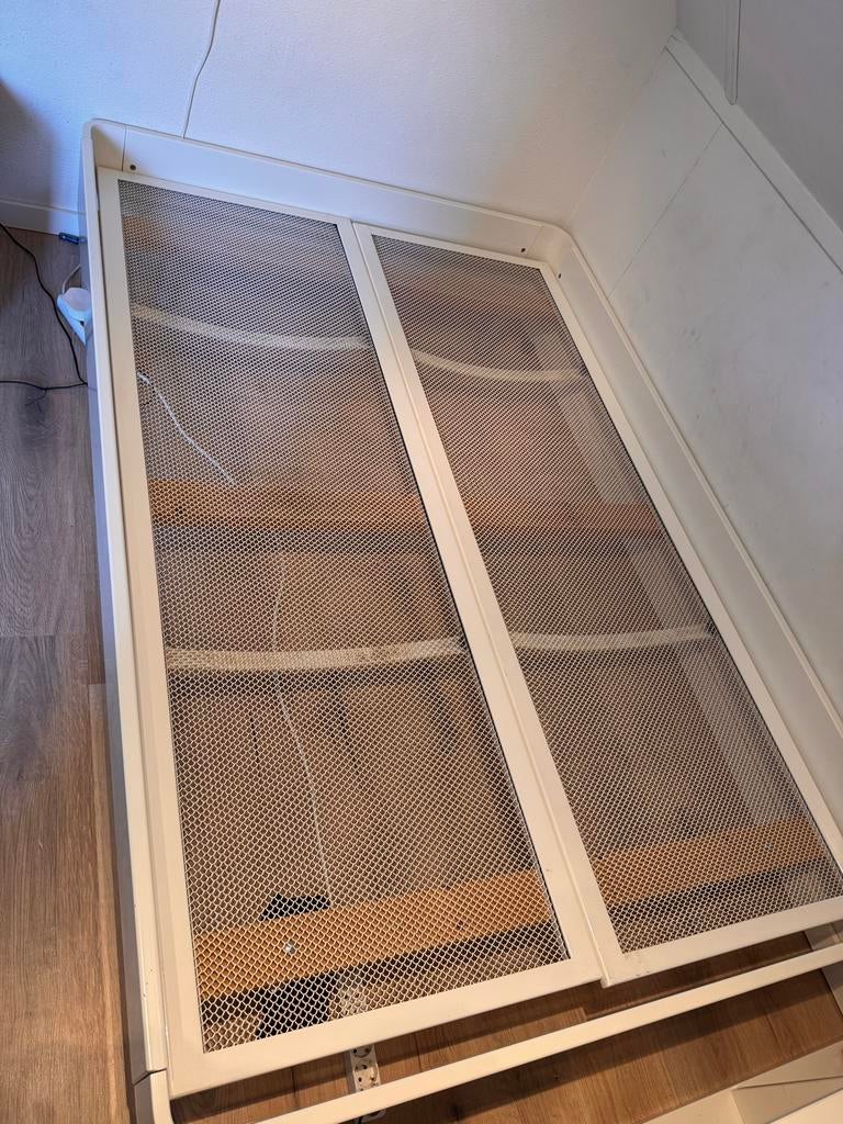Wit bed met spiraalbodem 140x210 in goede staat*geen Auping*, Ophalen, Tweepersoons, 140 cm, Zo goed als nieuw