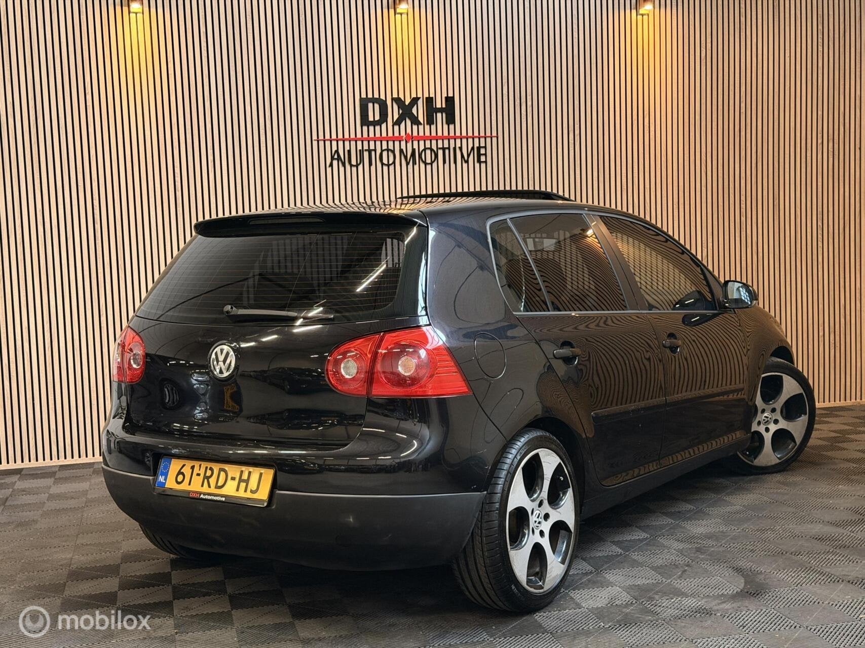 Volkswagen Golf 2.0 FSI Sportline AUT RIEM.VV ApkNew CARPLAY, Gebruikt, Beige, 4 cilinders, Zwart
