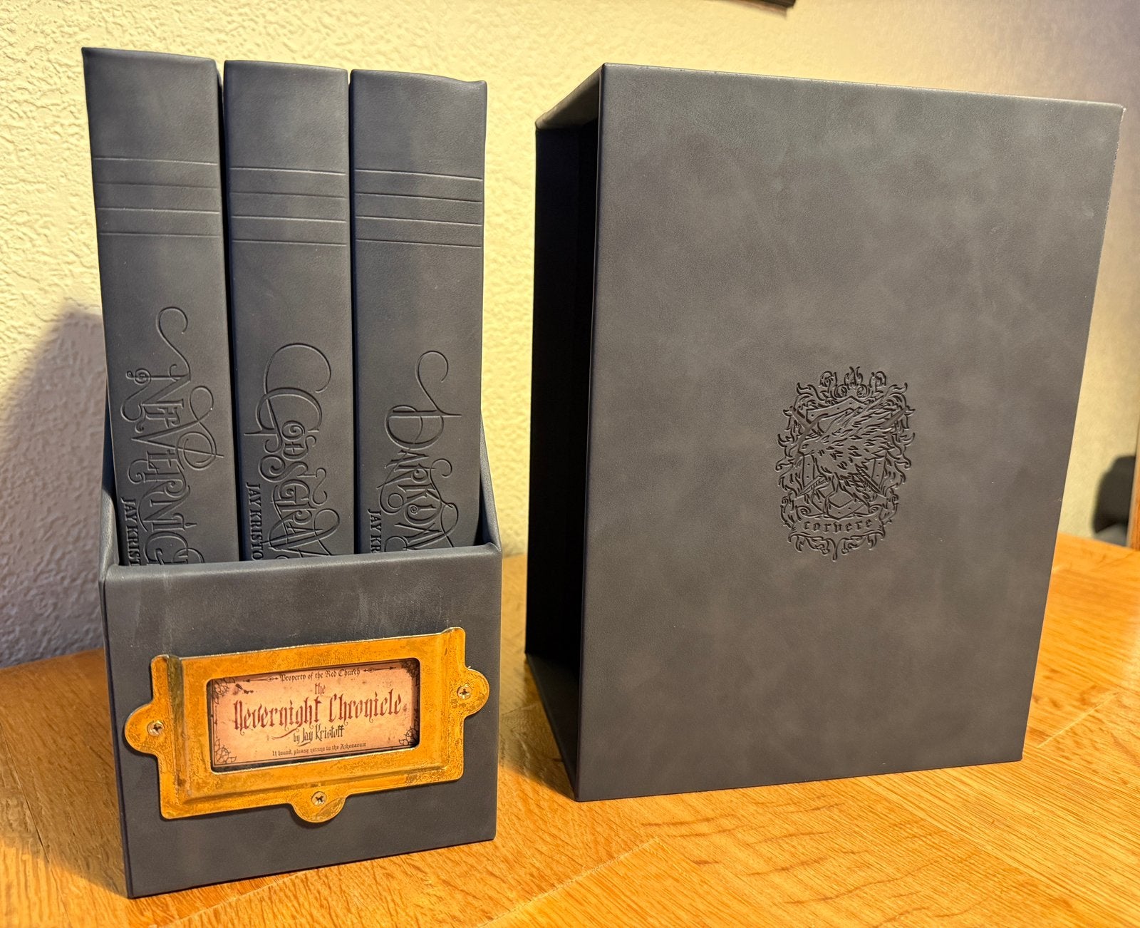 The Nevernight Chronicle - Jay Kristoff (signed & limited), Boeken, Ophalen, Zo goed als nieuw