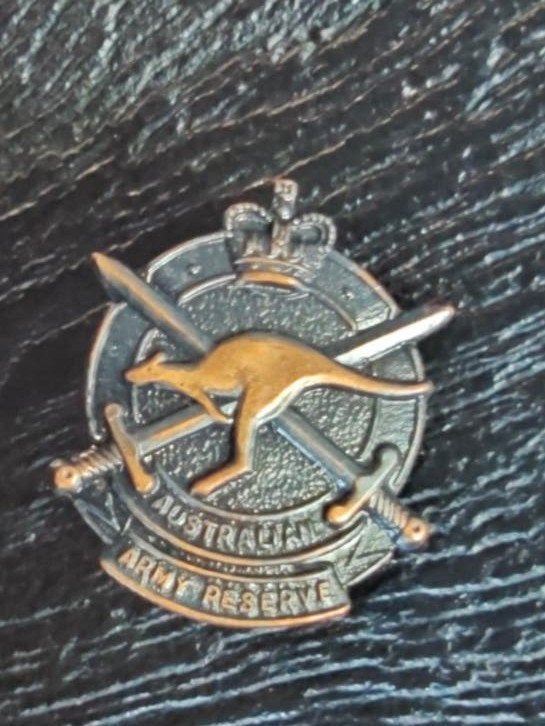 Australian Army Reserve – speld, Verzamelen, Militaria | Algemeen, Ophalen of Verzenden, Landmacht, Nederland, Embleem of Badge