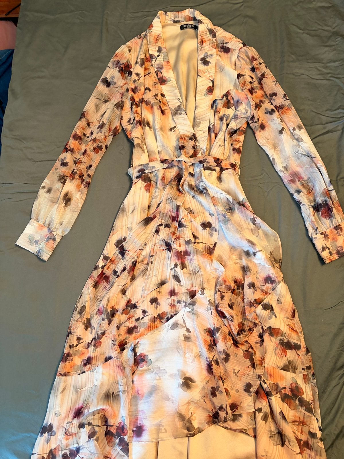 Guess bloemenprint wikkeljurk - Maat 42, Kleding | Dames, Jurken, Meerkleurig, Maat 42/44 (L), Ophalen of Verzenden, Zo goed als nieuw