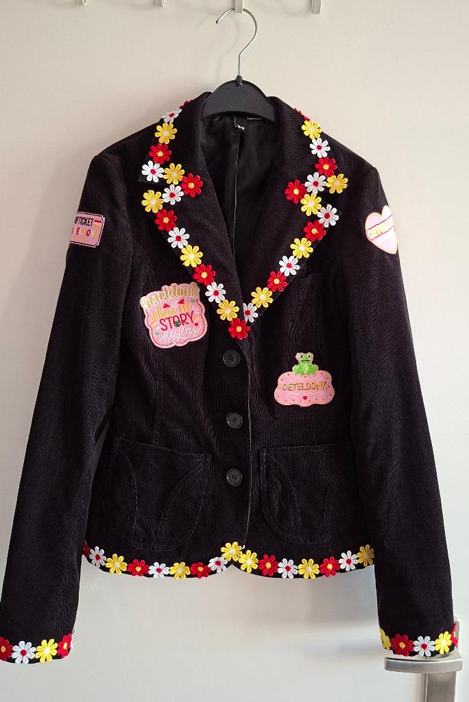 NIEUW!! Oeteldonk Carnaval Jasje H&M Maat 34, Kleding | Dames, Carnavalskleding en Feestkleding, Nieuw, Kleding, Carnaval, Maat 34 (XS) of kleiner
