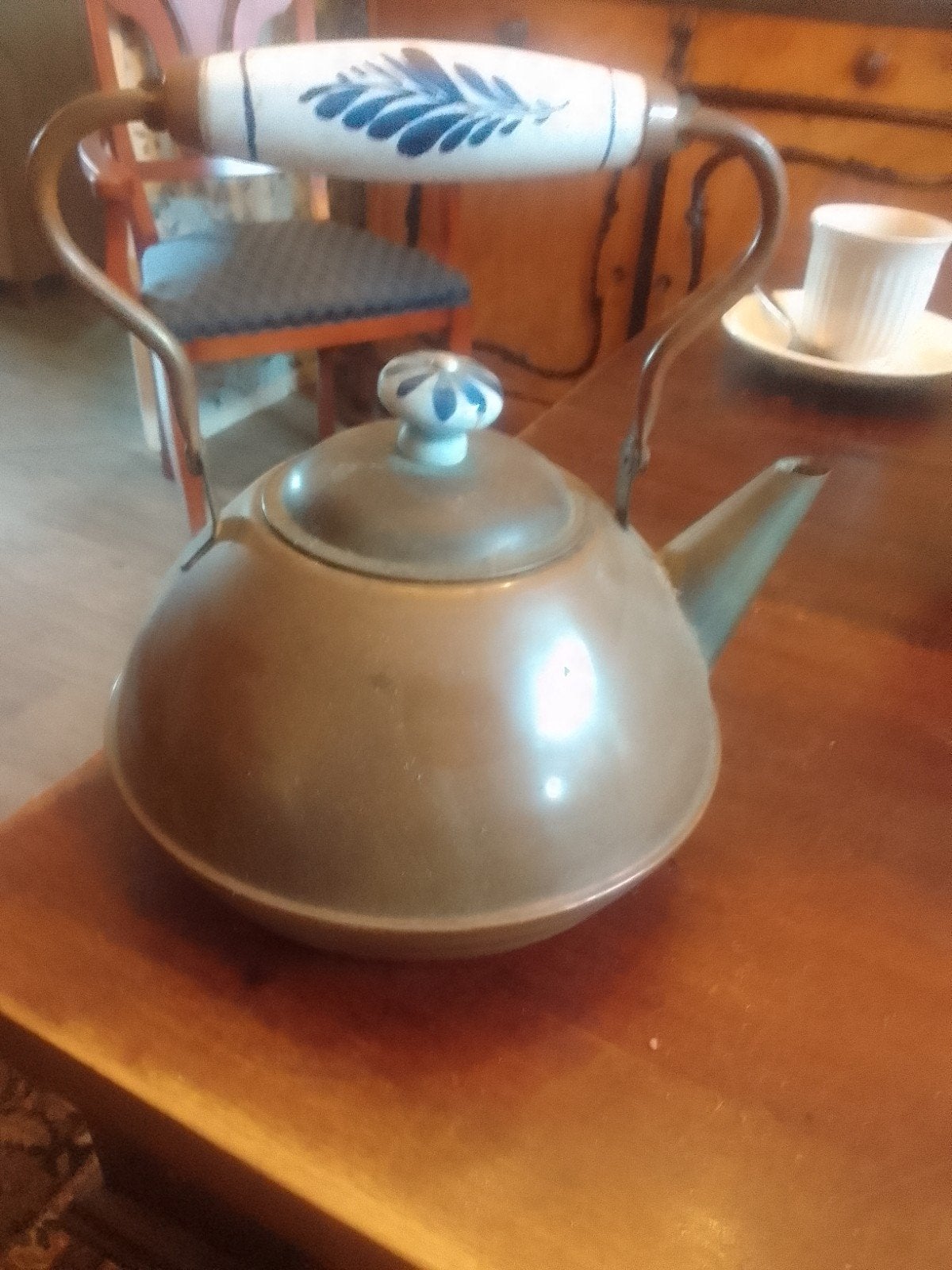 Antieke koperen theeketel met Delfts blauw handvat, Ophalen of Verzenden