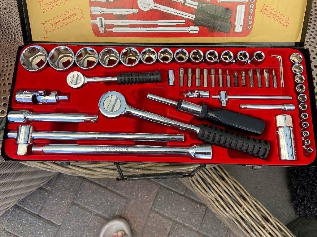 Doppendoos, Ophalen, Zo goed als nieuw, Gereedschapsset