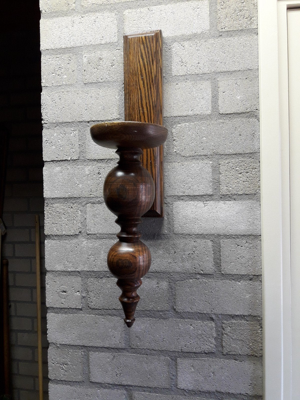 Kandelaar massief donker eikenhout., Ophalen of Verzenden, Kandelaar