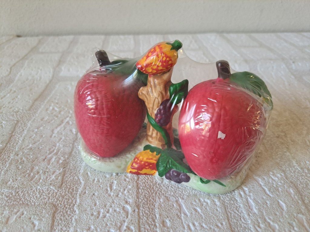 Peper en zoutstel aardbeien porselein, Ophalen of Verzenden