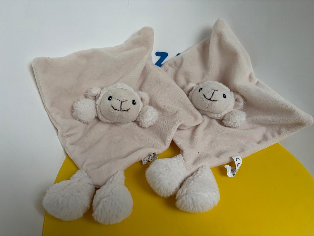 K1209 PIA Pia holland doekje schaap 2x, Kinderen en Baby's, Speelgoed | Knuffels en Pluche, Overige typen, Ophalen of Verzenden