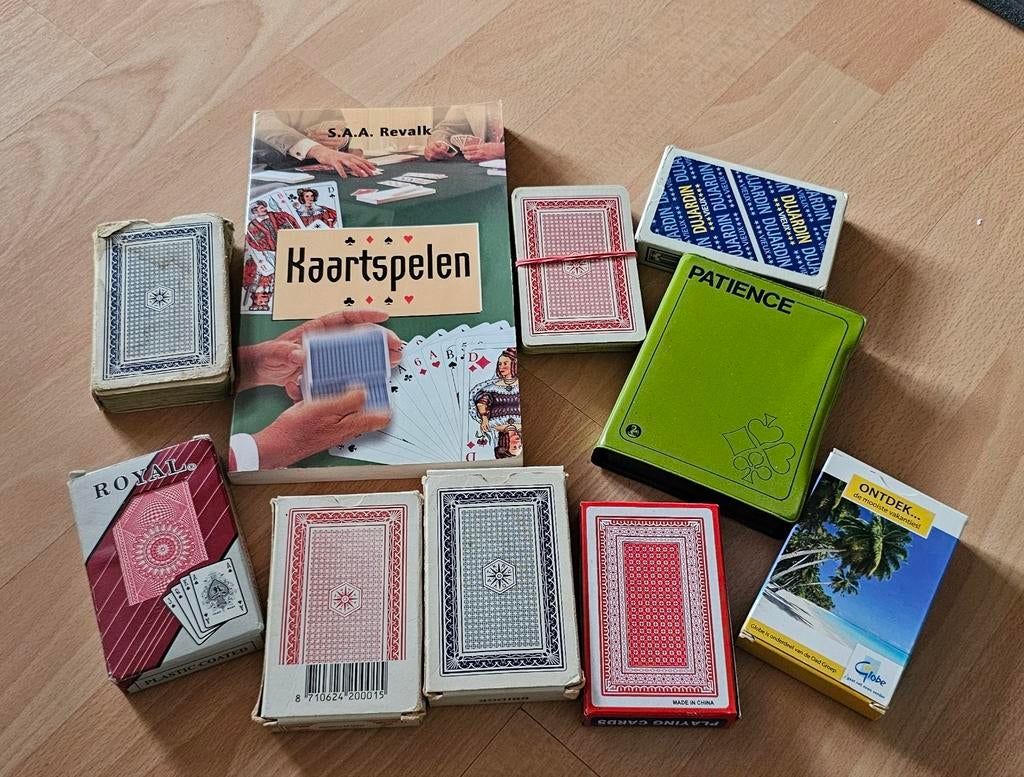 Boek over kaartspellen, Hobby en Vrije tijd, Gezelschapsspellen | Kaartspellen, Ophalen, Gebruikt