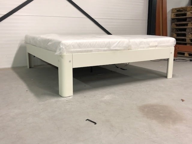Auping Auronde twijfelaar 140x210 wit met spiraal, Ophalen, Gebruikt, 140 cm, Twijfelaar