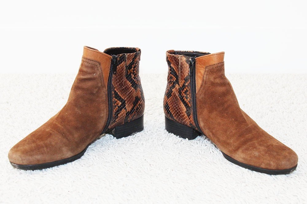 Zeer Mooie Suede Gabor Laarsjes s27 (Maat 3½ / 36) € 55,-, Bruin, Lage of Enkellaarzen, Gabor, Ophalen of Verzenden