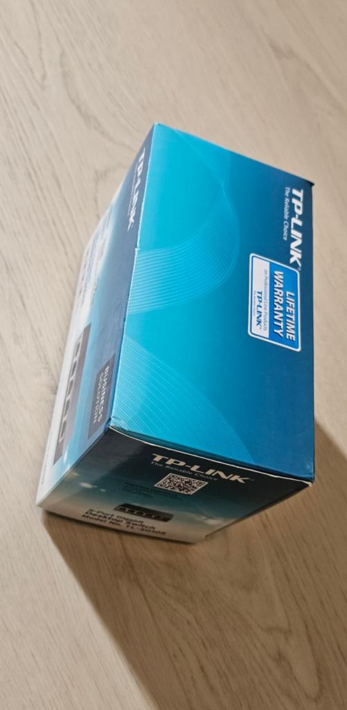TP-Link TL-SG1005P 5-Poort Gigabit Desktop Switch met 4-PoE+, Ophalen of Verzenden, Zo goed als nieuw