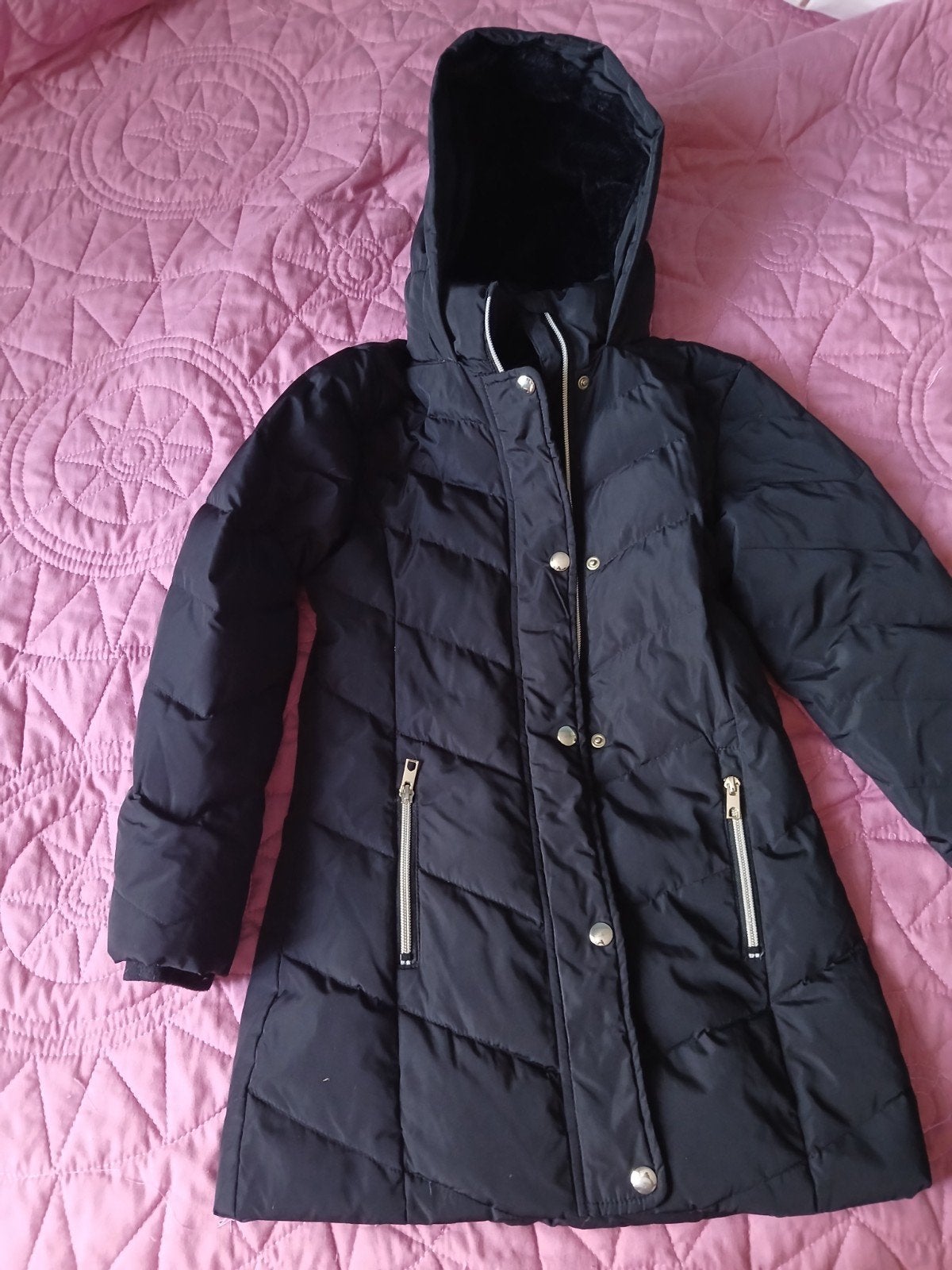 Zwarte winterjas voor meisjes - Maat 134, Kinderen en Baby's, Meisje, Strong Amazing Girl, Ophalen of Verzenden, Zo goed als nieuw