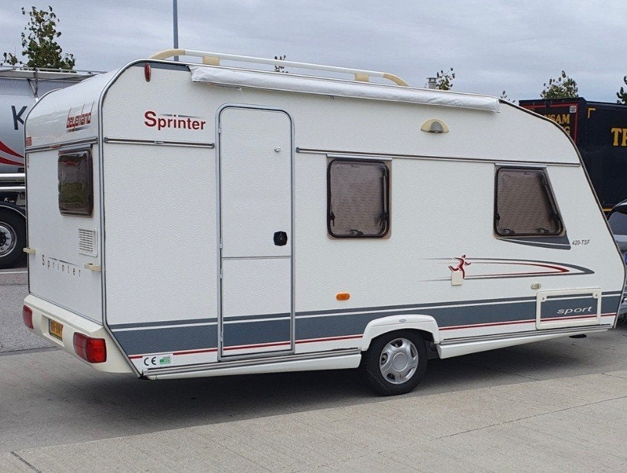 Caravan Beyerland sprinter sport 420 TSF, Treinzit, Particulier, Tot en met 4, Gascomfoor