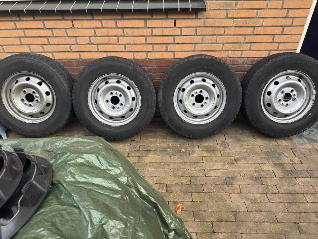 Michelin agilis cp 205/70/15 camperbanden 15 inch, Ophalen