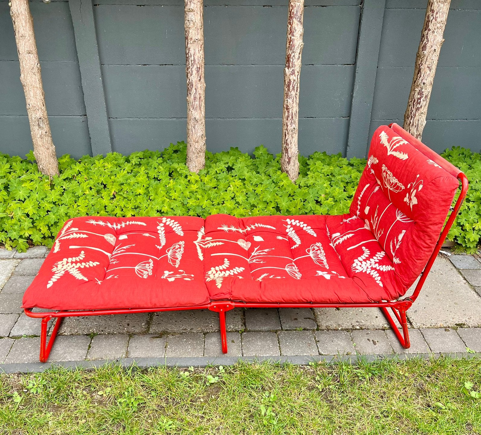 GRATIS vintage stretcher met bloemen rood, Ophalen, Gebruikt, Metaal, Inklapbaar