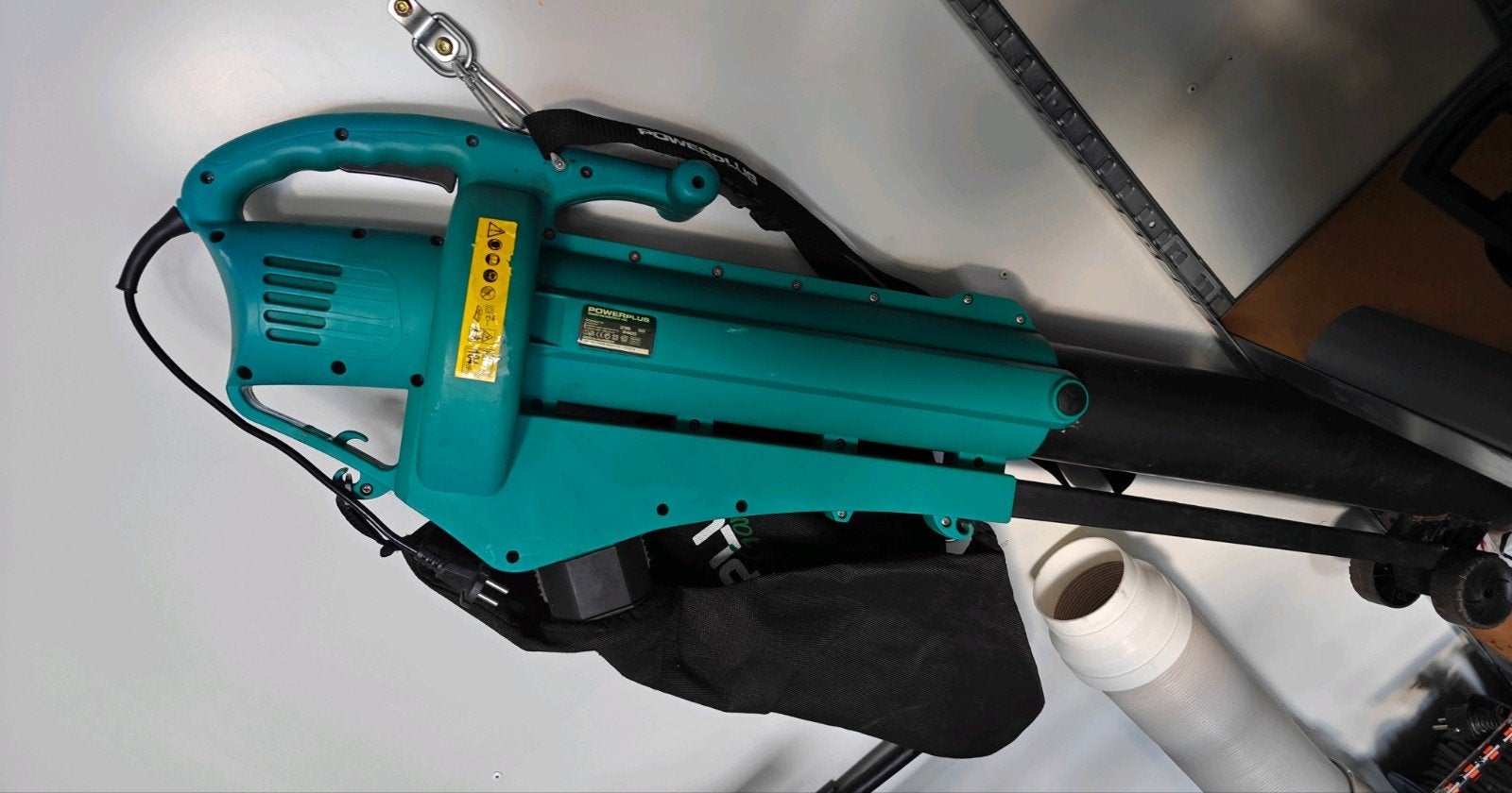 Powerplus POW6316 Bladblazer met Zuigfunctie, Tuin en Terras, Ophalen, Gebruikt, Met opvangzak, Handgedragen
