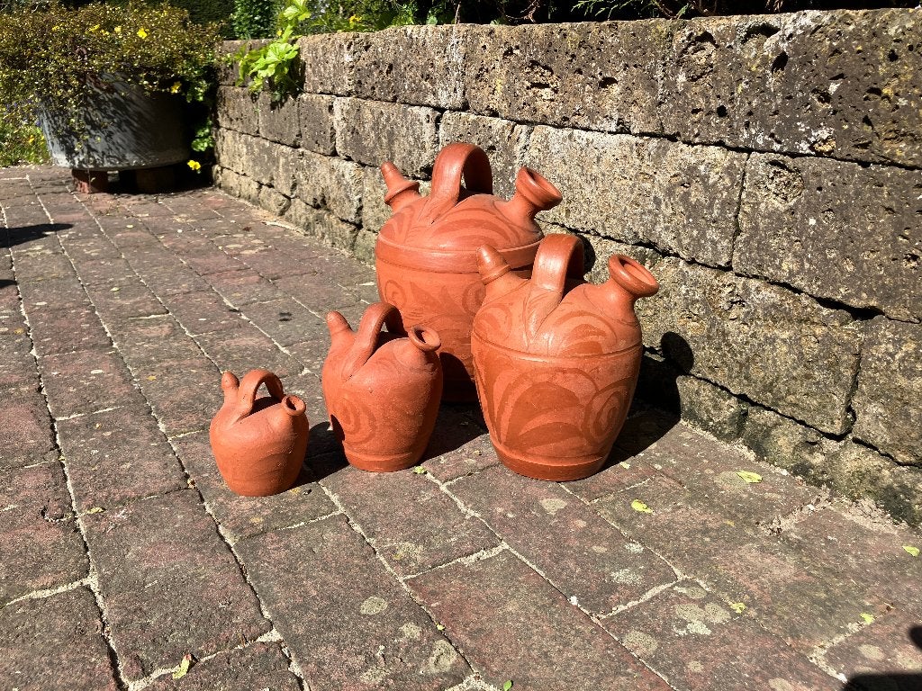 4 Spaanse Terracotta waterkruiken met decoratie, Ophalen, Overige kleuren, Aardewerk of Porselein, Nieuw