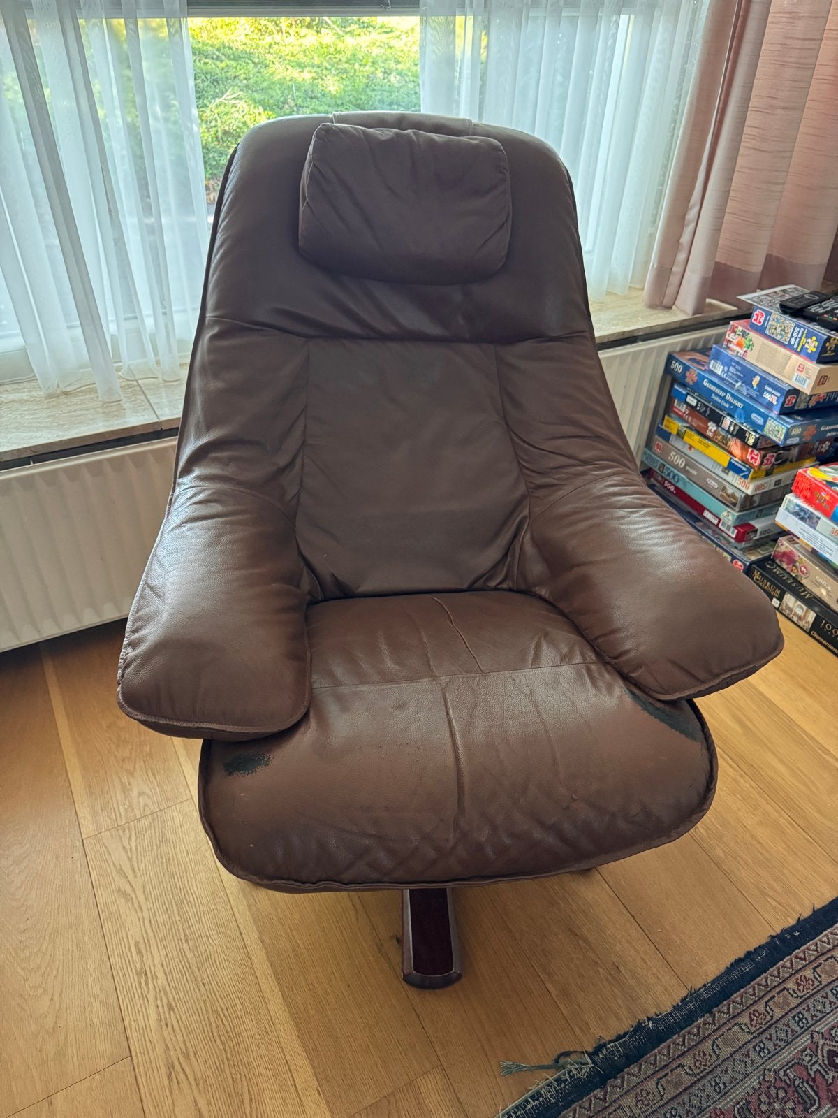 Comfortabele bruine leren fauteuil, Ophalen, Gebruikt, Leer, 75 tot 100 cm
