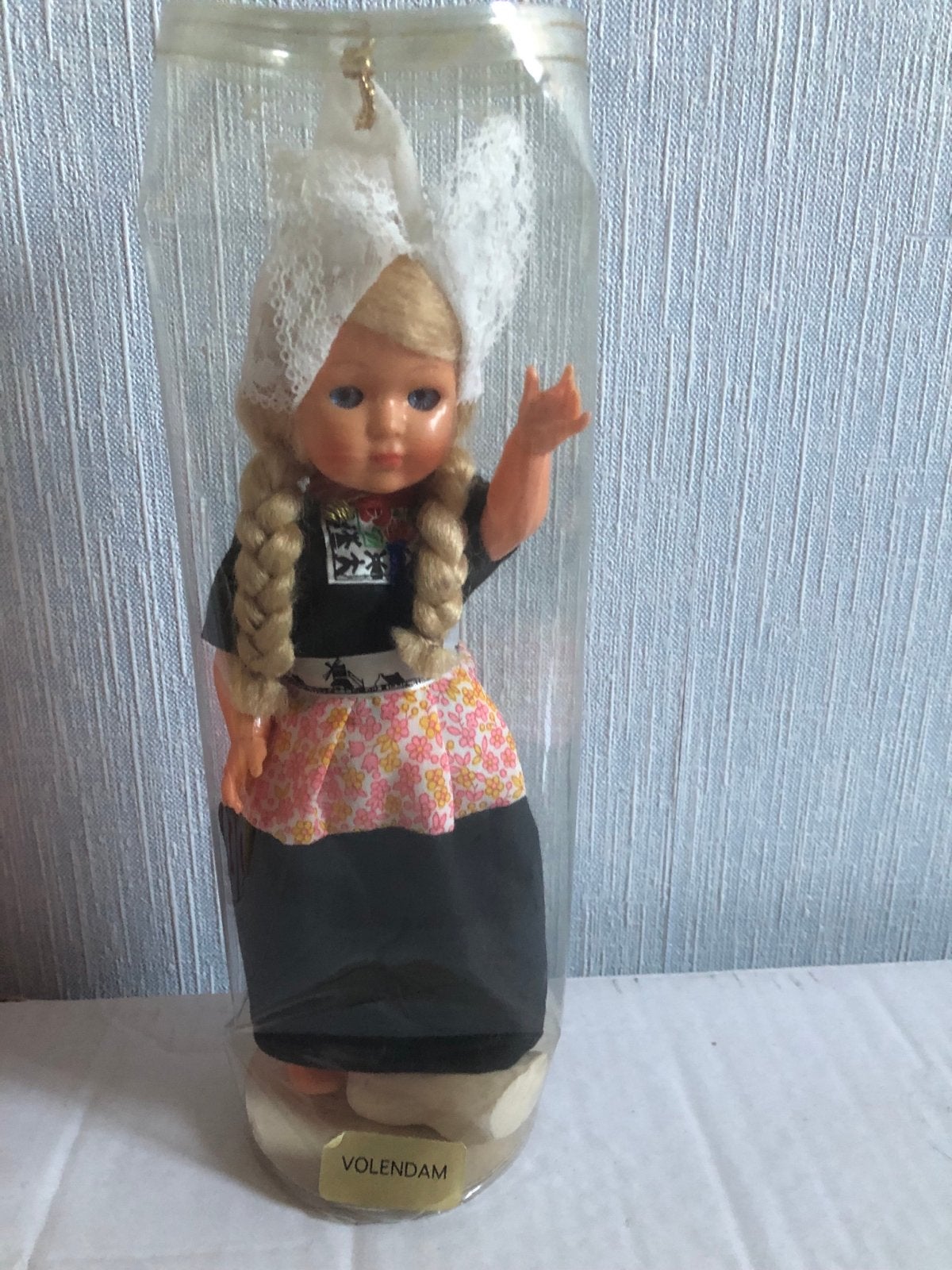 Vintage Volendam pop in klederdracht - souvenir, Ophalen of Verzenden, Gebruikt, Pop