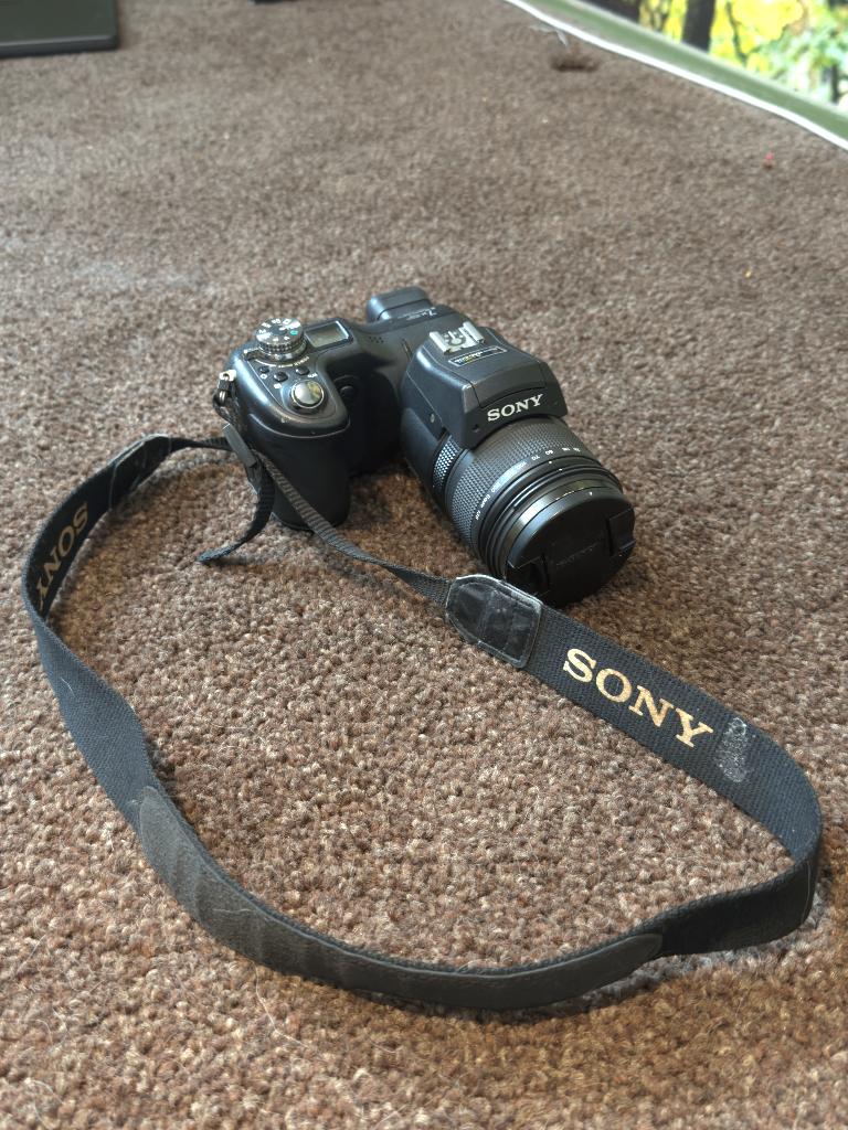 Sony Cyber-shot DSC-F828, Spiegelreflex, 8 Megapixel, Ophalen of Verzenden, Zo goed als nieuw