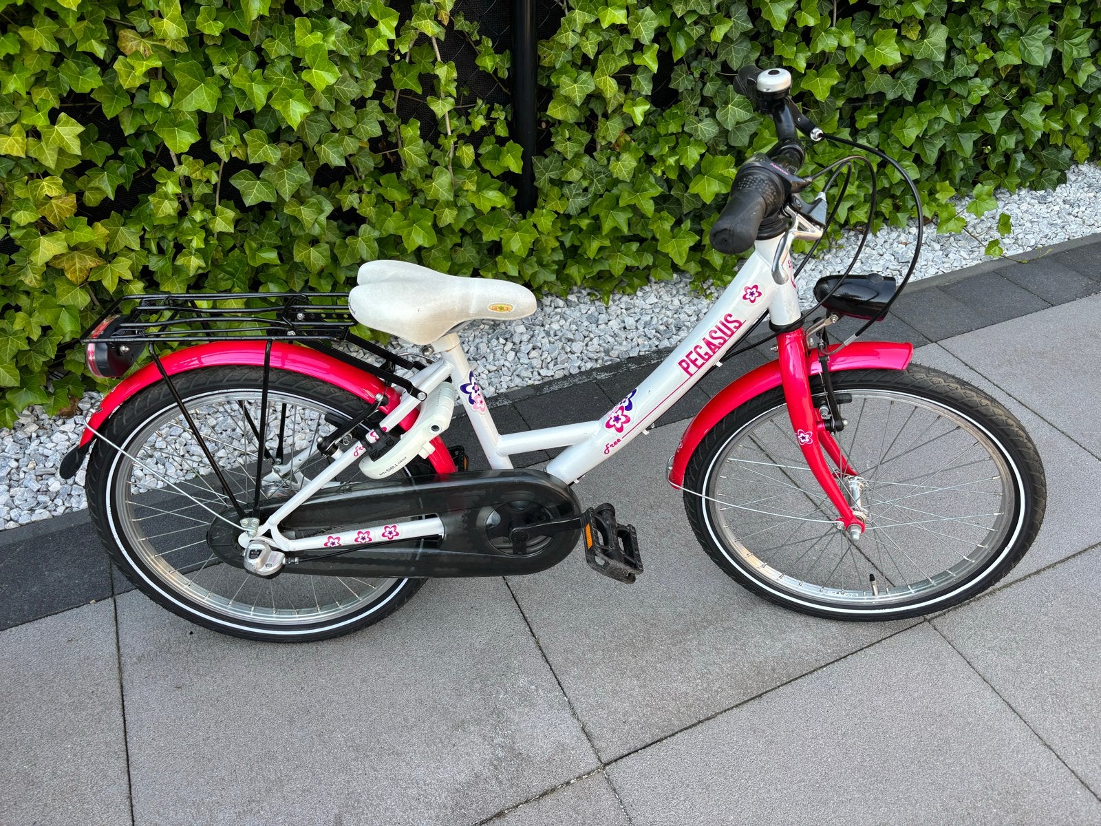 Pegasus Free Meisjesfiets 24 inch - Roze/Wit, Ophalen, Terugtraprem, Handrem, Gebruikt