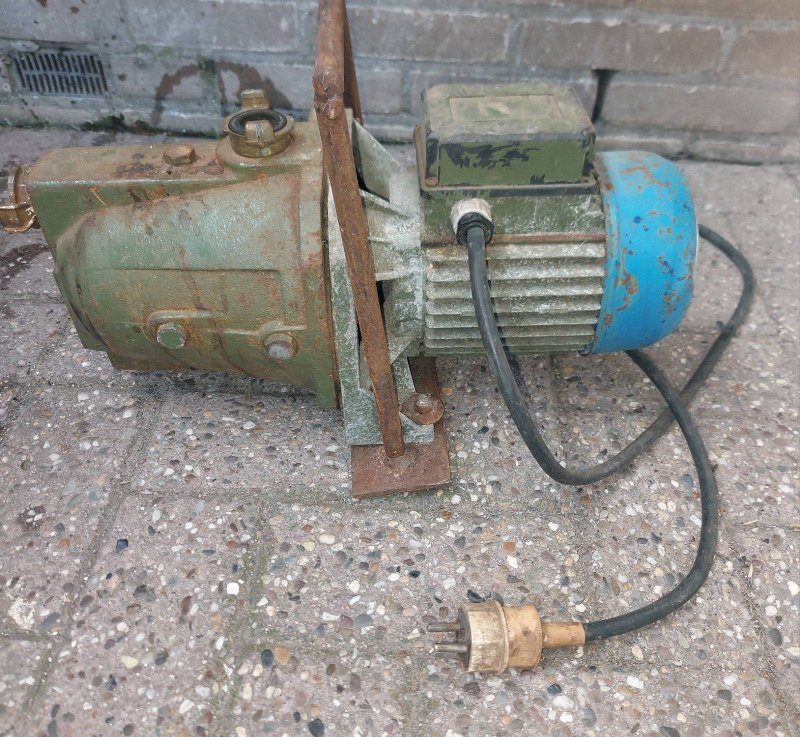 Zware waterpomp, werkend, Ophalen, Gebruikt, Elektrisch, Beregeningspomp