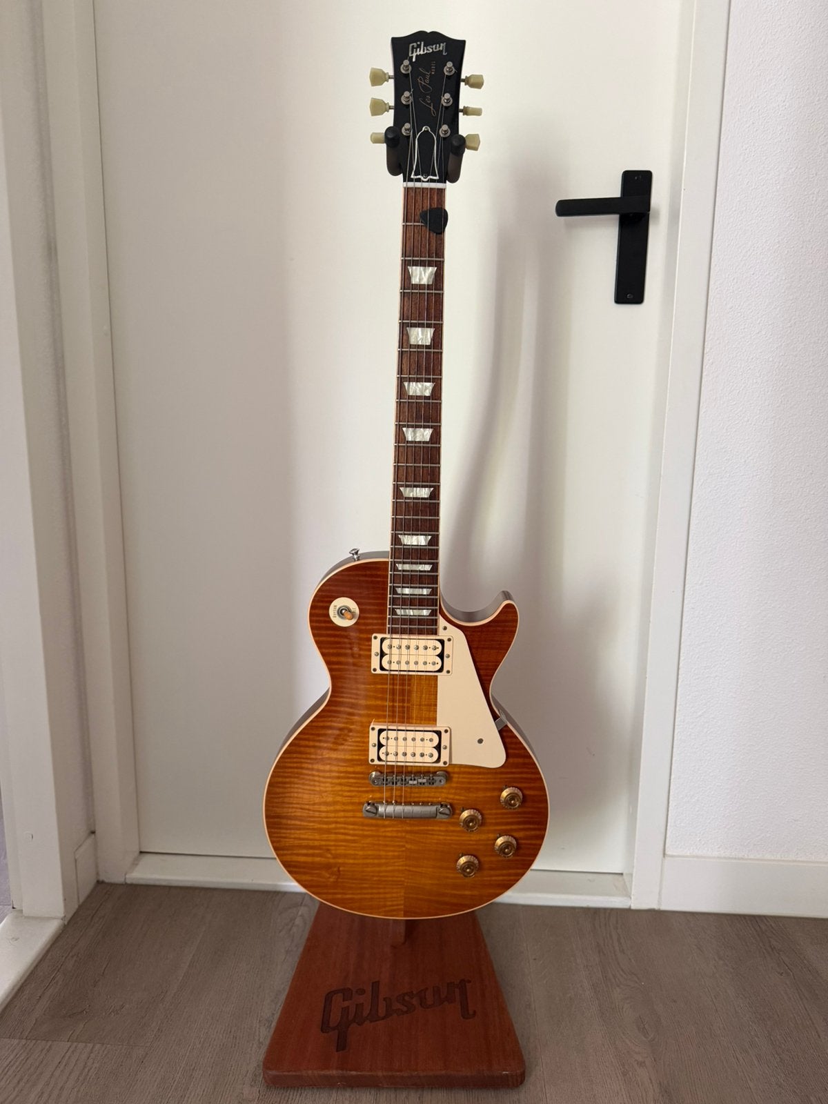 Gibson gitaarstandaard massief mahonie, Ophalen, Zo goed als nieuw, Elektrische gitaar