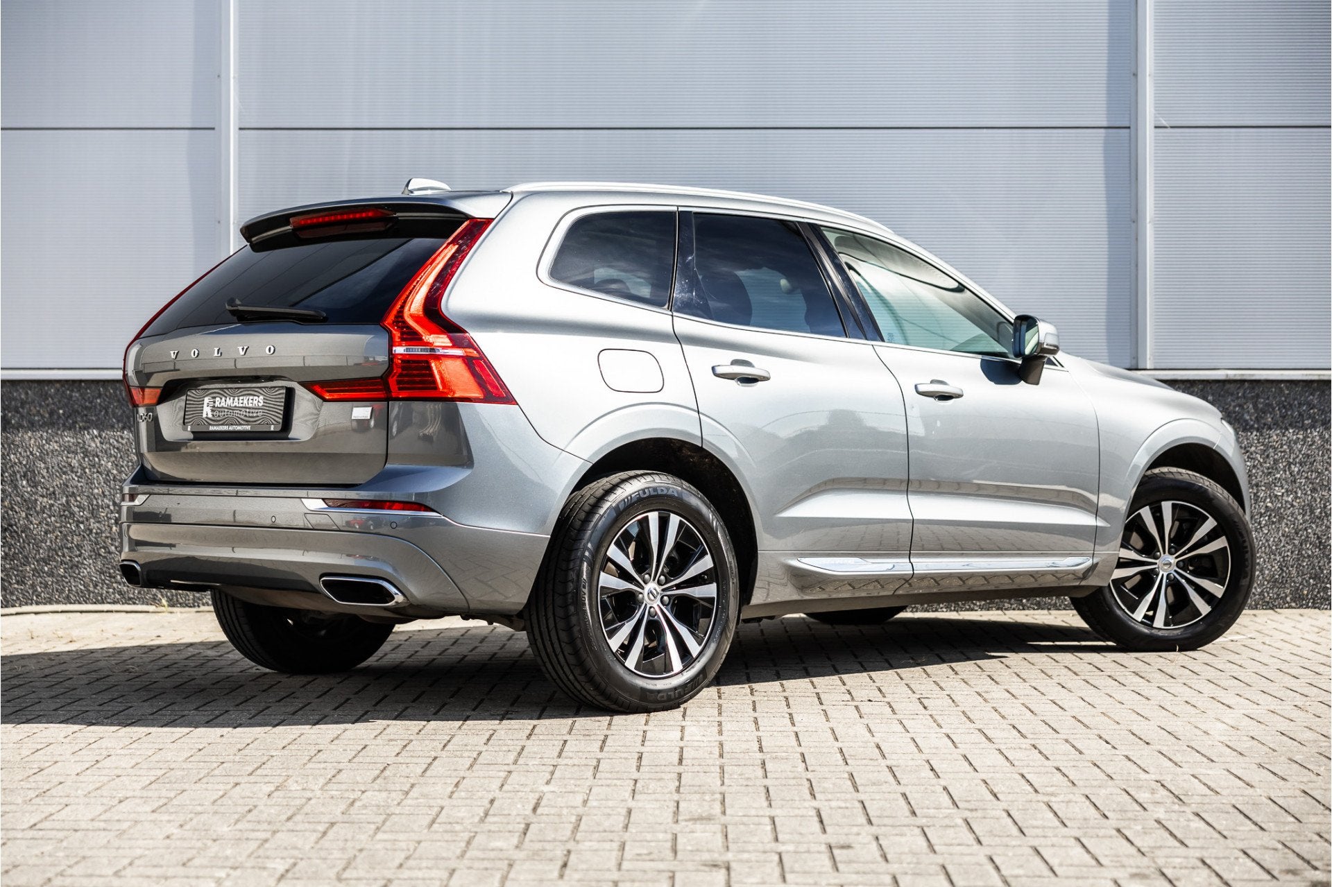 Volvo XC60 2.0 Recharge T6 AWD Business Pro Leder / Pano / H, Auto's, Automaat, Gebruikt, Bedrijf, XC60