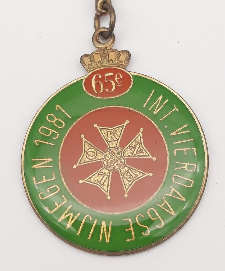 Vintage 65e Nijmeegse Vierdaagse Sleutelhanger 1981, Ophalen of Verzenden, Zo goed als nieuw, Sport