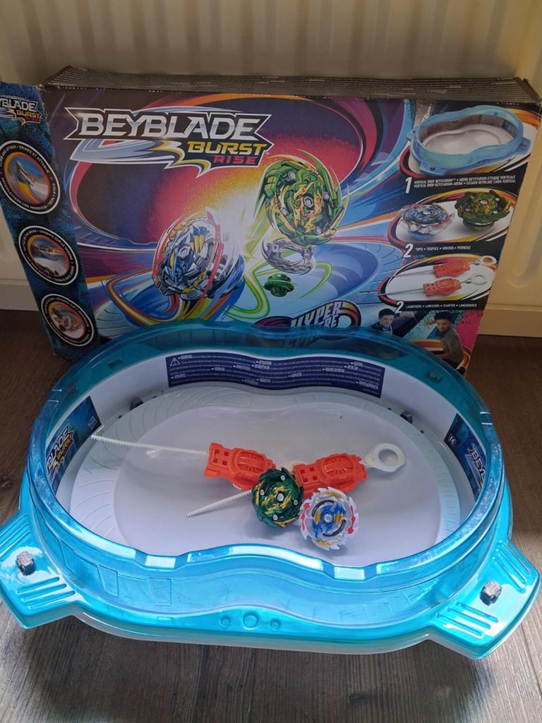 Beyblade burst arena, Ophalen of Verzenden, Gebruikt
