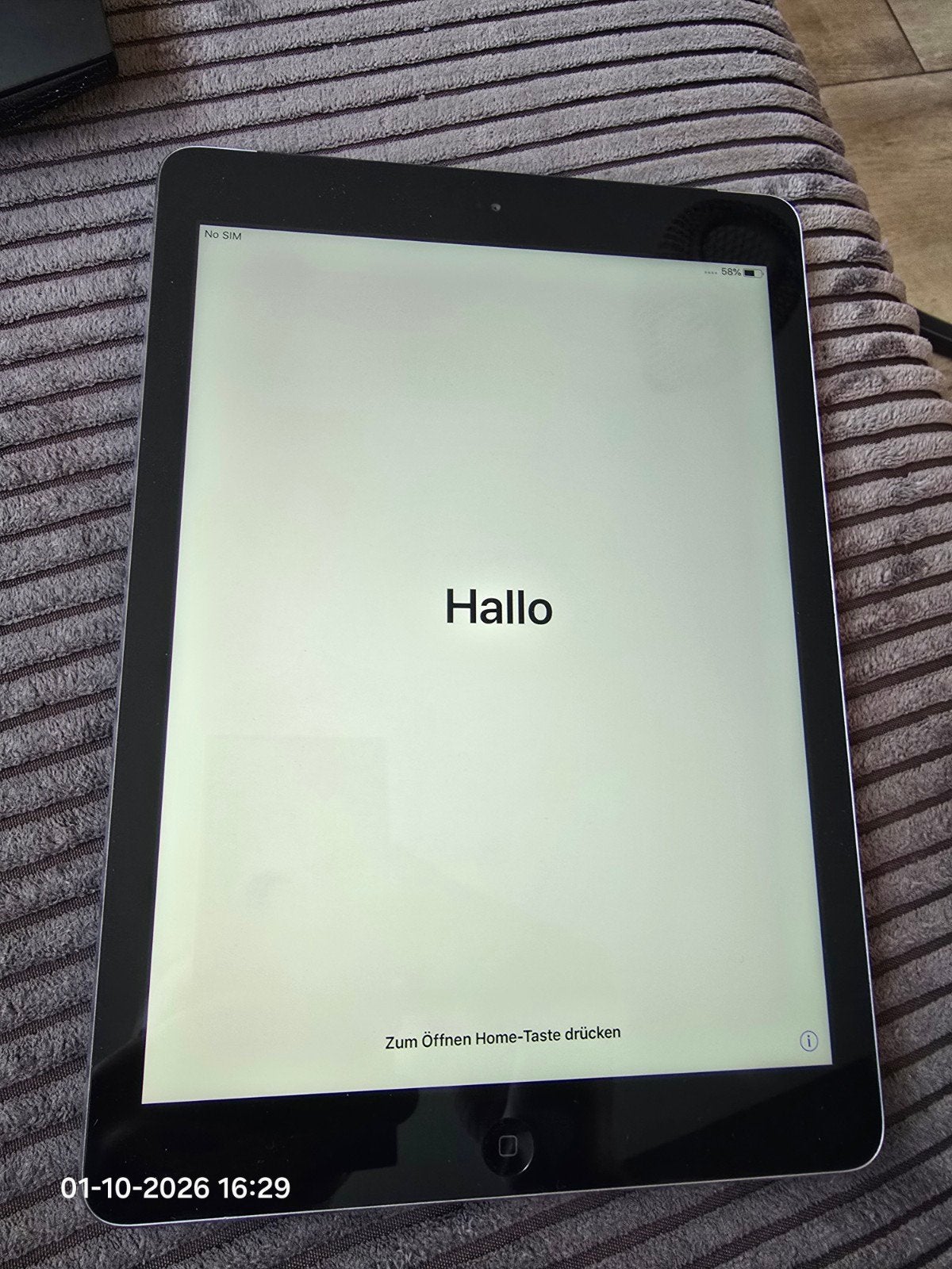 Foto 2 van Apple iPad Air (1e gen) 16GB Wi-Fi - Zo goed als nieuw