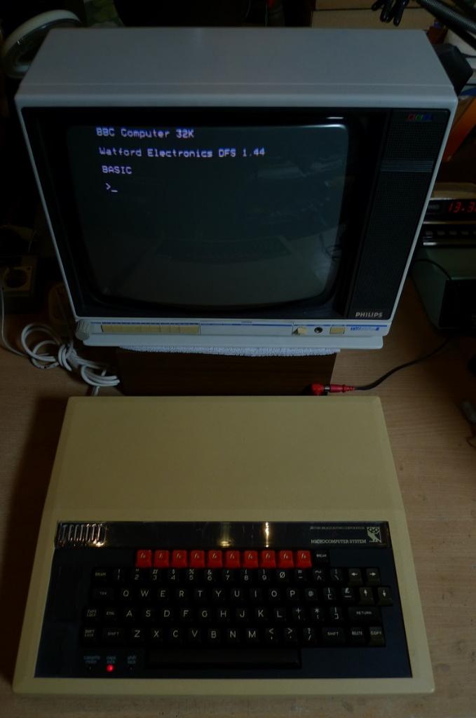 Acorn BBC Micro Computer + 32K Watford Electronics board..., Computers en Software, Vintage Computers, Ophalen of Verzenden