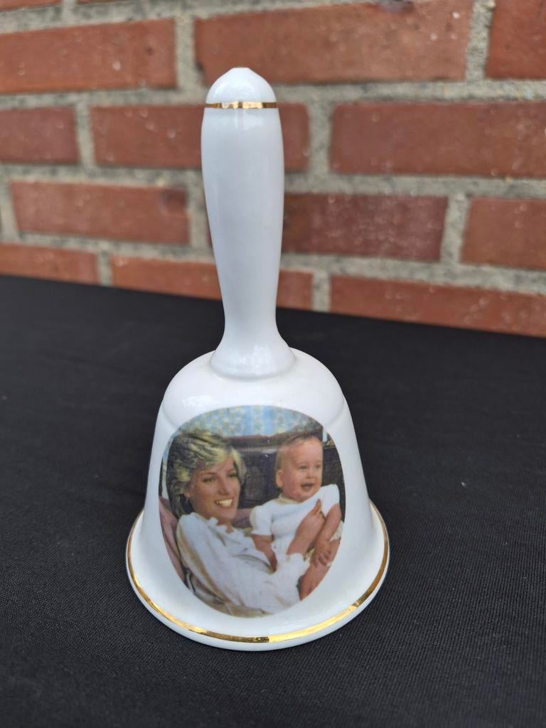 Prinses Diana & Prins William Herdenkingsbel 1983, Verzamelen, Koninklijk Huis en Royalty, Ophalen of Verzenden, Kaart, Foto of Prent