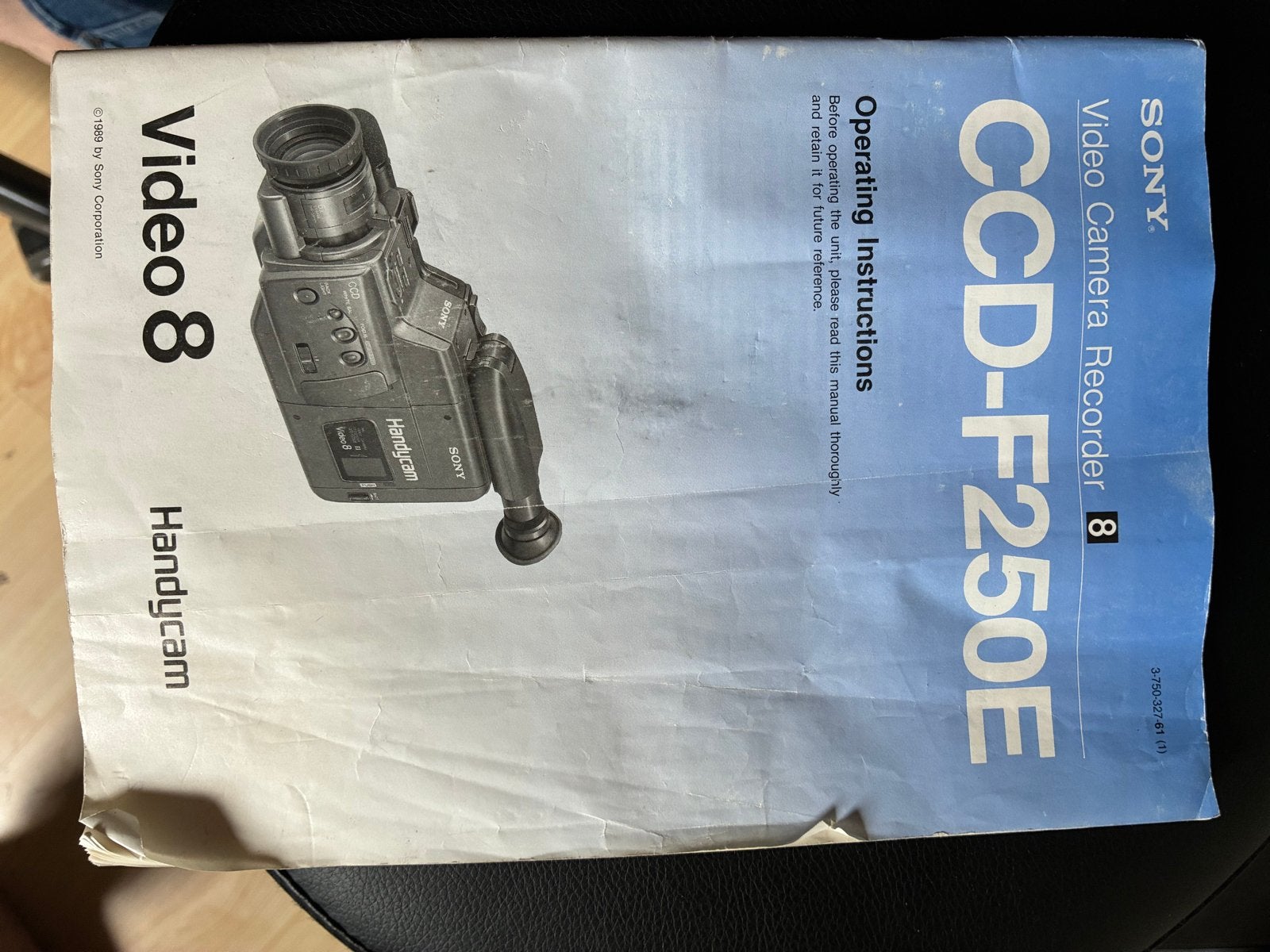 Niet werkende SonyCCD F250E Video 8 Handycam met accessoires, Audio, Tv en Foto, Videocamera's Analoog, Ophalen of Verzenden, 8mm