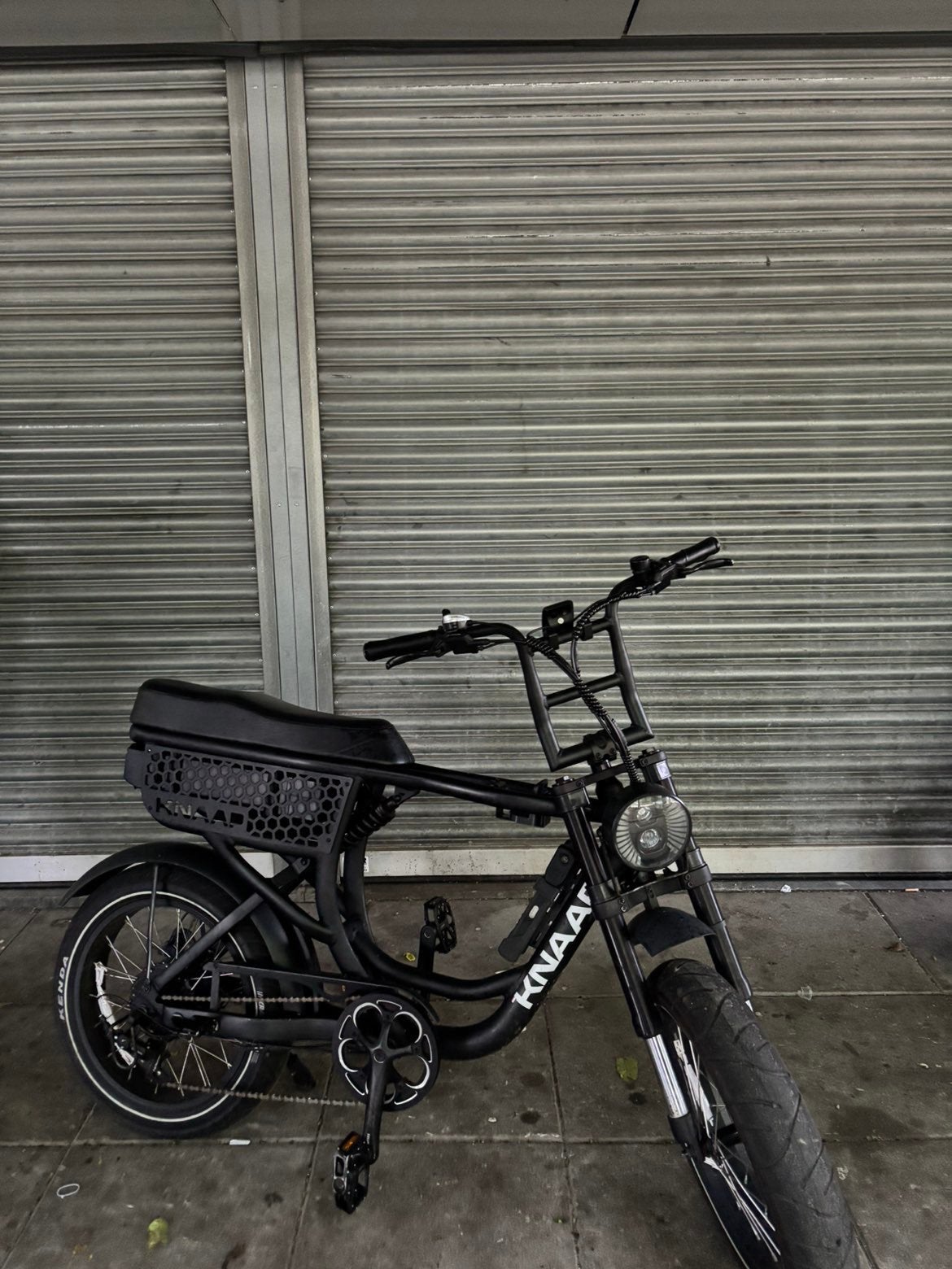 Knaap bcn, Fietsen en Brommers, Ophalen, Zo goed als nieuw