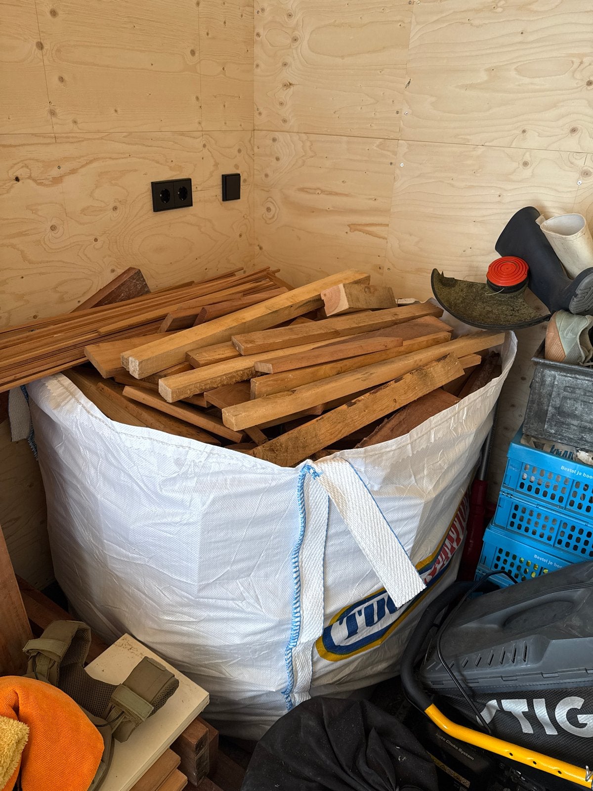 Big bag stookhout: Azobe, Garapa, Meranti, Vuren, Tuin en Terras, Haardhout, Minder dan 3 m³, Ophalen, Overige houtsoorten, Blokken