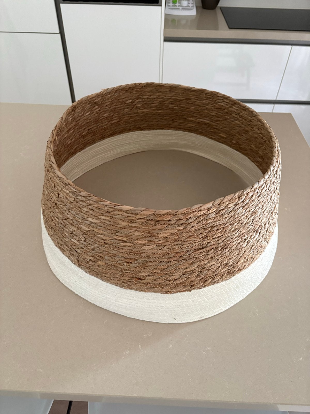 Decoratieve rieten mand voor kerstboom, Ophalen, Gevlochten, Mand, Rond