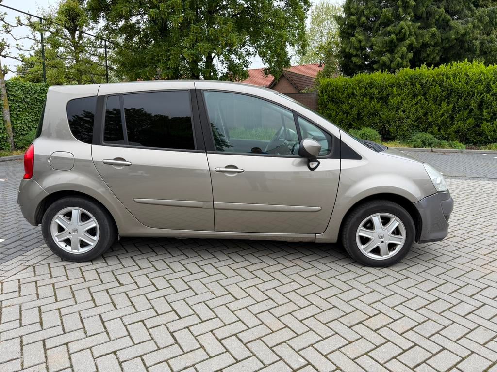 Te koop Renault Grand Modus 1.2 TCE 2008 Beige rijd goed, Auto's, 750 kg, 4 cilinders, 100 pk, Beige