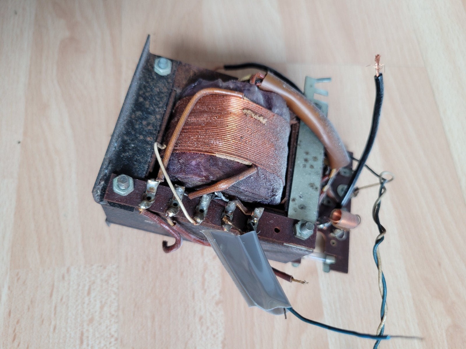 Voedingstrafo voor buizen project secundair 245 Volt, Ophalen of Verzenden