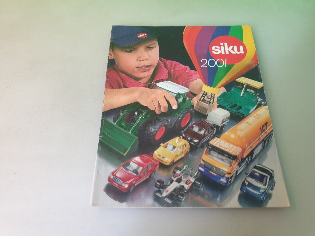 Folder - Siku 2001, Ophalen of Verzenden, Gelezen, Catalogus