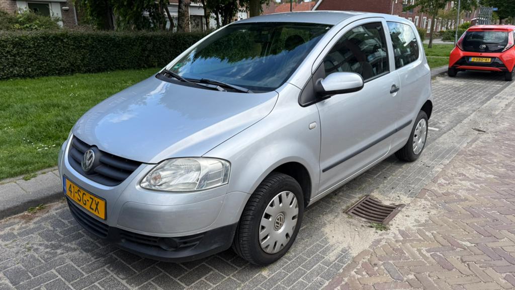 Volkswagen Fox 1.4 55KW 2006 Grijs, Voorwielaandrijving, 15 km/l, 4 cilinders, 4 stoelen